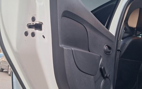 Renault Logan II, 2020 год, 950 000 рублей, 17 фотография