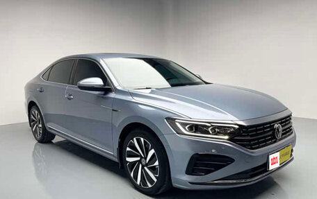 Volkswagen Passat B8 рестайлинг, 2021 год, 1 680 000 рублей, 2 фотография