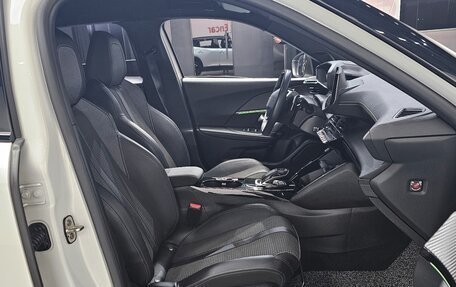 Peugeot 2008 II, 2021 год, 1 420 000 рублей, 10 фотография