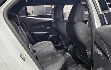 Peugeot 2008 II, 2021 год, 1 420 000 рублей, 12 фотография