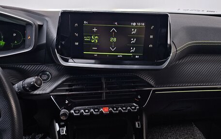 Peugeot 2008 II, 2021 год, 1 420 000 рублей, 14 фотография