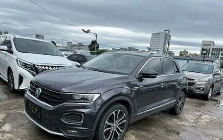 Volkswagen T-Roc I, 2023 год, 1 330 777 рублей, 1 фотография