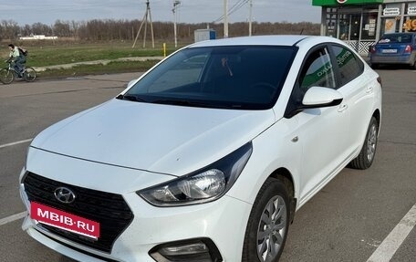 Hyundai Solaris II рестайлинг, 2019 год, 1 400 000 рублей, 4 фотография