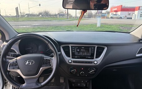 Hyundai Solaris II рестайлинг, 2019 год, 1 400 000 рублей, 11 фотография