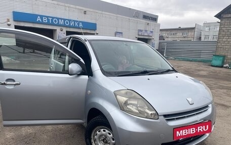 Toyota Passo III, 2004 год, 410 000 рублей, 2 фотография