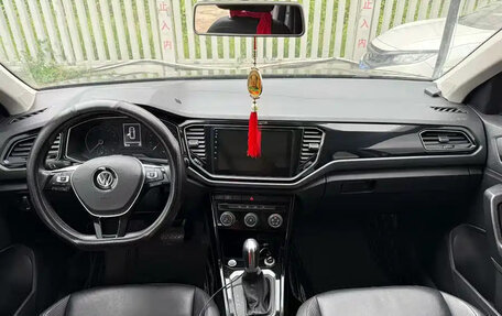 Volkswagen T-Roc I, 2023 год, 1 330 777 рублей, 6 фотография