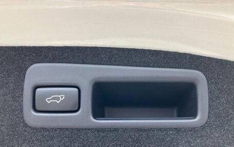 Toyota Harrier, 2014 год, 1 750 000 рублей, 17 фотография