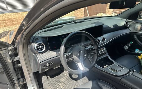 Mercedes-Benz E-Класс, 2022 год, 6 000 000 рублей, 7 фотография