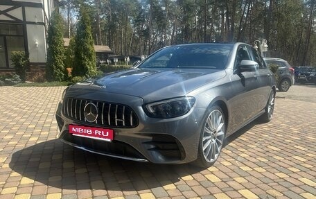 Mercedes-Benz E-Класс, 2022 год, 6 000 000 рублей, 13 фотография