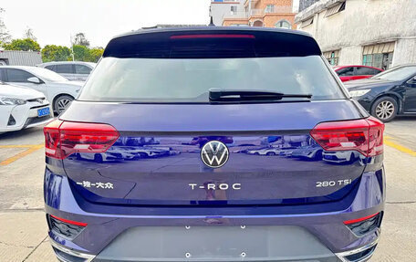 Volkswagen T-Roc I, 2023 год, 1 530 777 рублей, 5 фотография