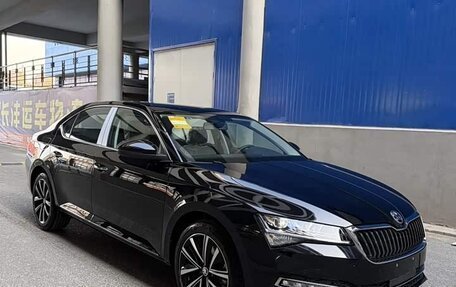 Skoda Superb, 2026 год, 2 420 000 рублей, 3 фотография