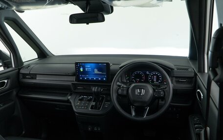 Honda Stepwgn, 2024 год, 3 976 900 рублей, 6 фотография