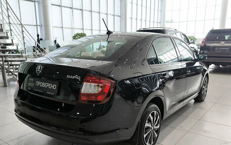 Skoda Rapid I, 2018 год, 1 350 000 рублей, 9 фотография