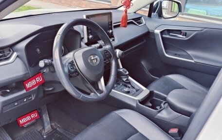 Toyota RAV4, 2020 год, 2 800 000 рублей, 11 фотография