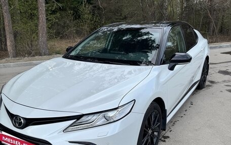 Toyota Camry, 2021 год, 4 350 000 рублей, 2 фотография