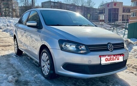 Volkswagen Polo VI (EU Market), 2011 год, 712 000 рублей, 2 фотография