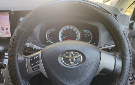 Toyota ISis I, 2010 год, 1 050 000 рублей, 8 фотография