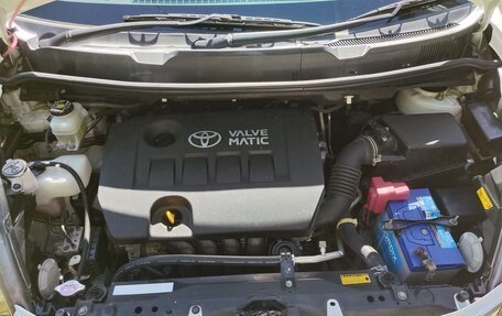 Toyota ISis I, 2010 год, 1 050 000 рублей, 9 фотография
