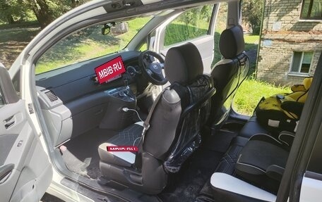 Toyota ISis I, 2010 год, 1 050 000 рублей, 12 фотография