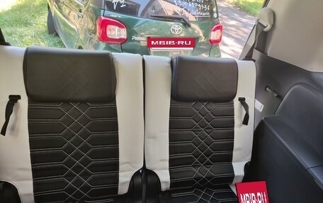 Toyota ISis I, 2010 год, 1 050 000 рублей, 14 фотография