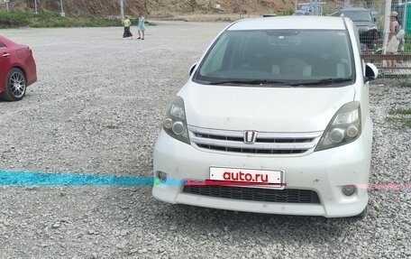 Toyota ISis I, 2010 год, 1 050 000 рублей, 18 фотография