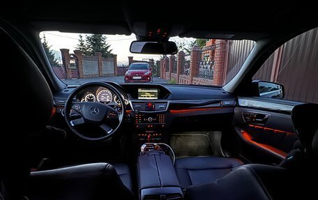 Mercedes-Benz E-Класс, 2010 год, 1 900 000 рублей, 9 фотография