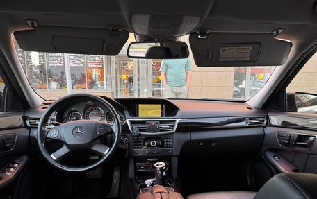 Mercedes-Benz E-Класс, 2010 год, 1 900 000 рублей, 10 фотография