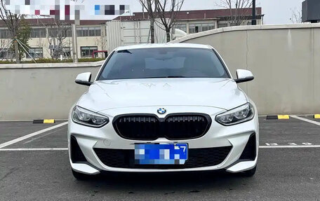 BMW 1 серия, 2021 год, 1 237 000 рублей, 2 фотография
