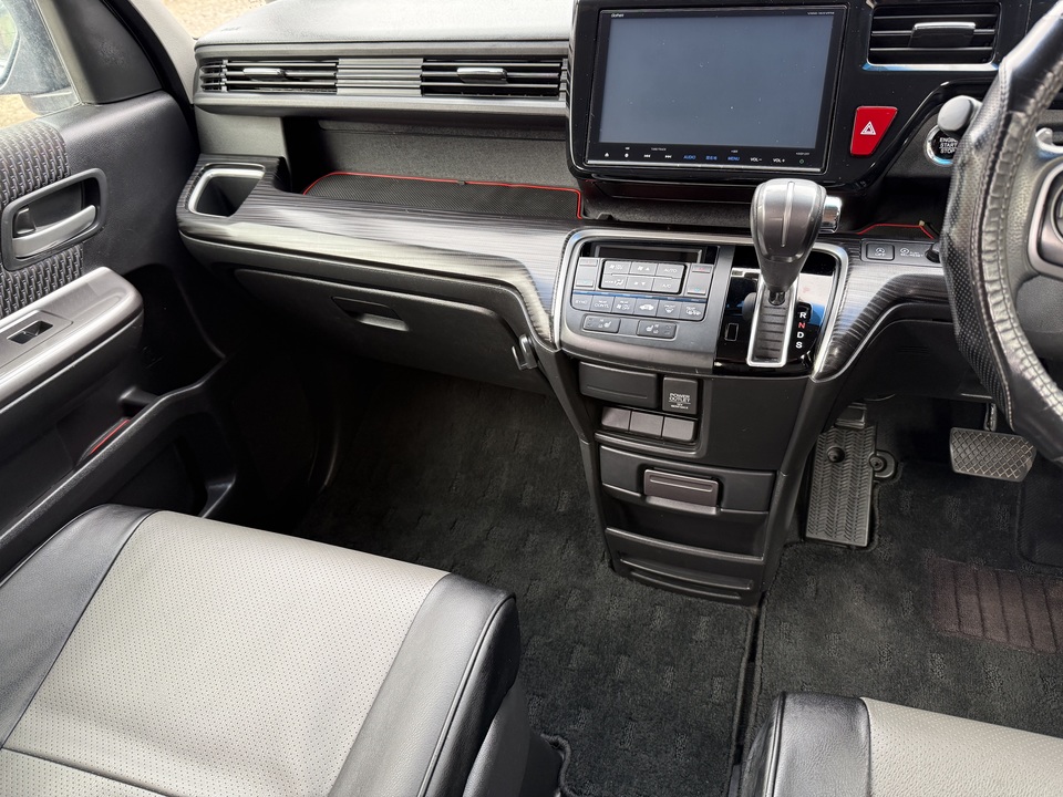 Honda Stepwgn V, 2016 год, 1 850 000 рублей, 5 фотография