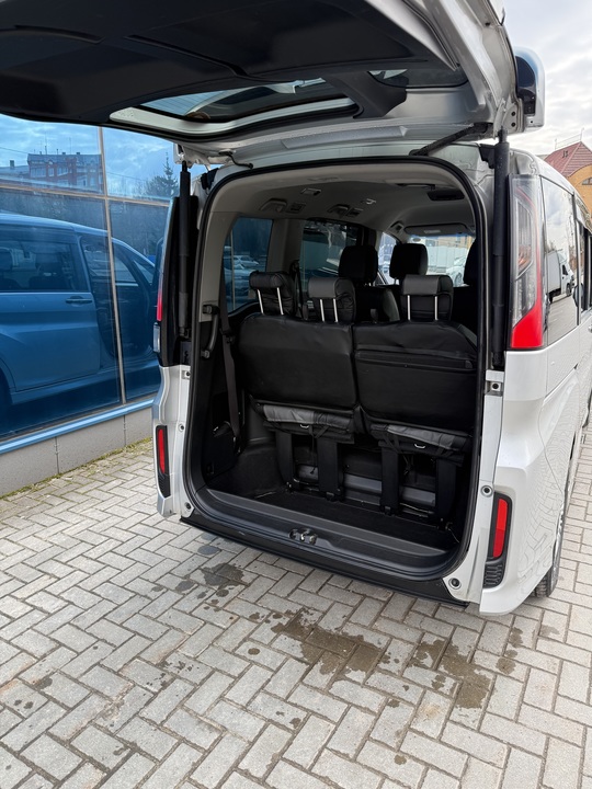 Honda Stepwgn V, 2016 год, 1 850 000 рублей, 27 фотография