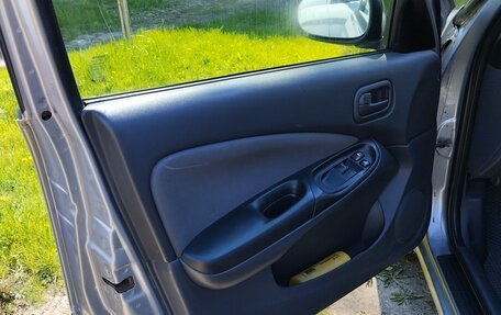 Nissan Almera, 2004 год, 370 000 рублей, 9 фотография