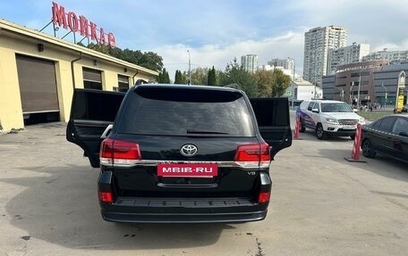 Toyota Land Cruiser 200, 2019 год, 5 600 000 рублей, 4 фотография
