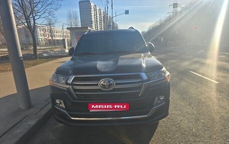 Toyota Land Cruiser 200, 2019 год, 5 600 000 рублей, 21 фотография
