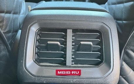 Volkswagen Tiguan II, 2018 год, 3 130 000 рублей, 15 фотография