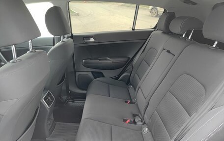 KIA Sportage IV рестайлинг, 2018 год, 2 375 000 рублей, 15 фотография