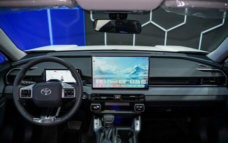 Toyota RAV4, 2025 год, 4 375 000 рублей, 12 фотография