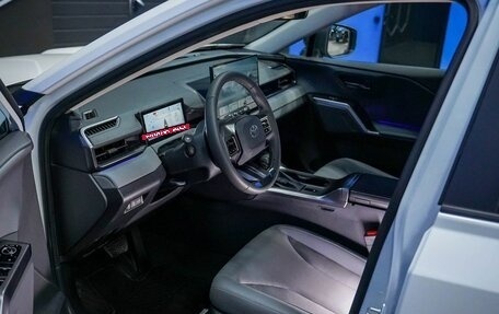 Toyota RAV4, 2025 год, 4 375 000 рублей, 11 фотография