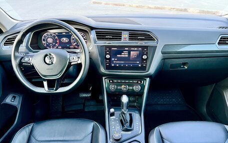Volkswagen Tiguan II, 2017 год, 3 000 000 рублей, 24 фотография