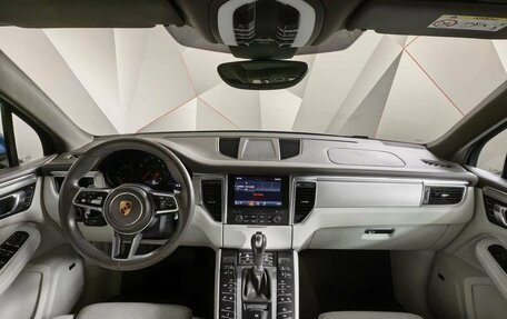 Porsche Macan I рестайлинг, 2017 год, 4 250 000 рублей, 14 фотография