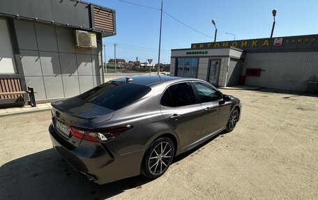 Toyota Camry, 2021 год, 2 100 000 рублей, 7 фотография