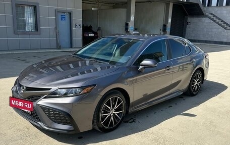 Toyota Camry, 2021 год, 2 100 000 рублей, 10 фотография