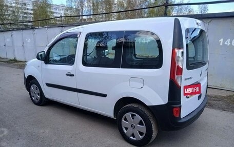 Renault Kangoo II рестайлинг, 2013 год, 840 000 рублей, 10 фотография
