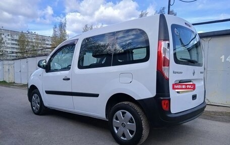 Renault Kangoo II рестайлинг, 2013 год, 840 000 рублей, 34 фотография