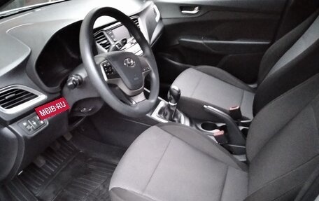 Hyundai Solaris II рестайлинг, 2019 год, 1 375 000 рублей, 14 фотография