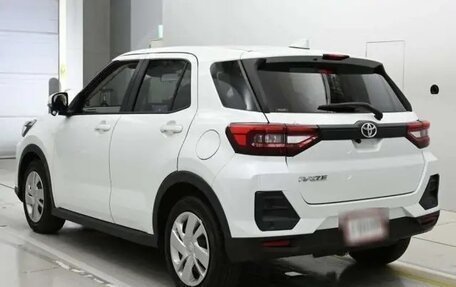 Toyota Raize I, 2022 год, 1 290 000 рублей, 6 фотография