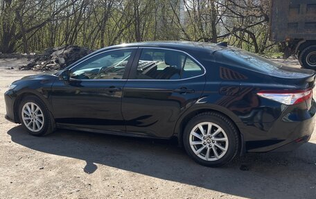 Toyota Camry, 2021 год, 2 500 000 рублей, 7 фотография