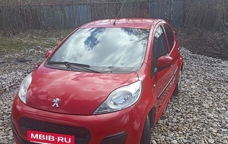 Peugeot 107 I рестайлинг, 2014 год, 600 000 рублей, 10 фотография