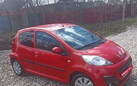 Peugeot 107 I рестайлинг, 2014 год, 600 000 рублей, 11 фотография
