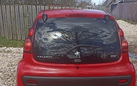Peugeot 107 I рестайлинг, 2014 год, 600 000 рублей, 12 фотография