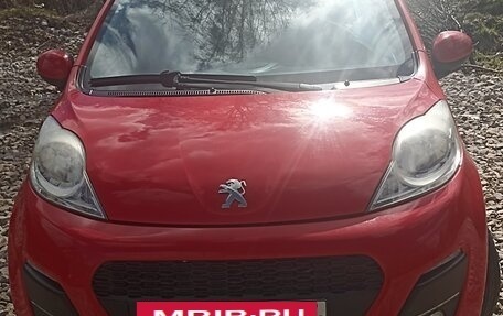 Peugeot 107 I рестайлинг, 2014 год, 600 000 рублей, 16 фотография